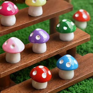 Precio al por mayor: Adornos de resina 3D con forma de setas Kawaii, cabujones de resina, decoración para jardín de hadas, dijes de comida en miniatura - Product Image 3