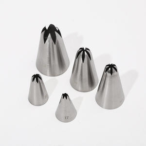 Juego de 5 Boquillas para Decorar Pasteles de Acero Inoxidable 304, 6 Dientes, Tamaños Grande, Mediano y Pequeño - Product Image 3