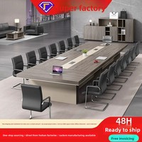 Table de conférence moderne en bambou avec boîte à câbles intégrée, combinaison bureau et chaise pour salles de réunion commerciales