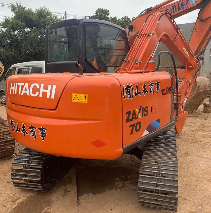 Used Excavator Digger - 7 Ton Hitachi ZX70 Japanese