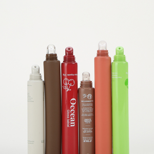 <span class=keywords><strong>Tube</strong></span> applicateur en silicone souple personnalisé pour brillant à lèvres, emballage de baume à lèvres, <span class=keywords><strong>tube</strong></span> cosmétique en plastique à presser avec capuchon anneau et design porte-clés - Product Image 2