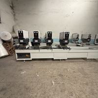 Machine de soudage sans soudure haute précision à quatre têtes pour portes et fenêtres en PVC/UPVC