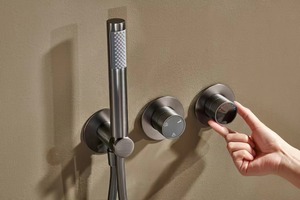 Стайный латунный настенный смеситель для душа с мягким рисунком - Product Image 3
