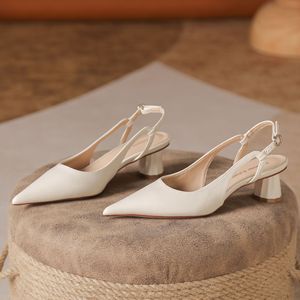 Zapatos de Oficina de Tacón Medio con Punta Puntiaguda y Tira Trasera, Forro de Cuero, Color Sólido, Tacón de Bloque de 3cm/5cm, Decorados con Hebilla, Tendencia de Moda - Product Image 1