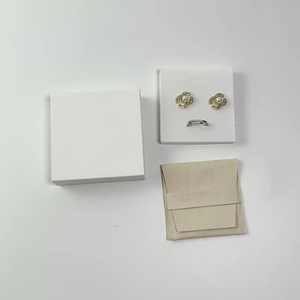 Caja de Joyería con Cierre Magnético Personalizada, Bolsa de Terciopelo con Cordón de Microfibra, Bolsas de Regalo con Botón a Presión, Estampado en Caliente de 8*8cm - Product Image 2