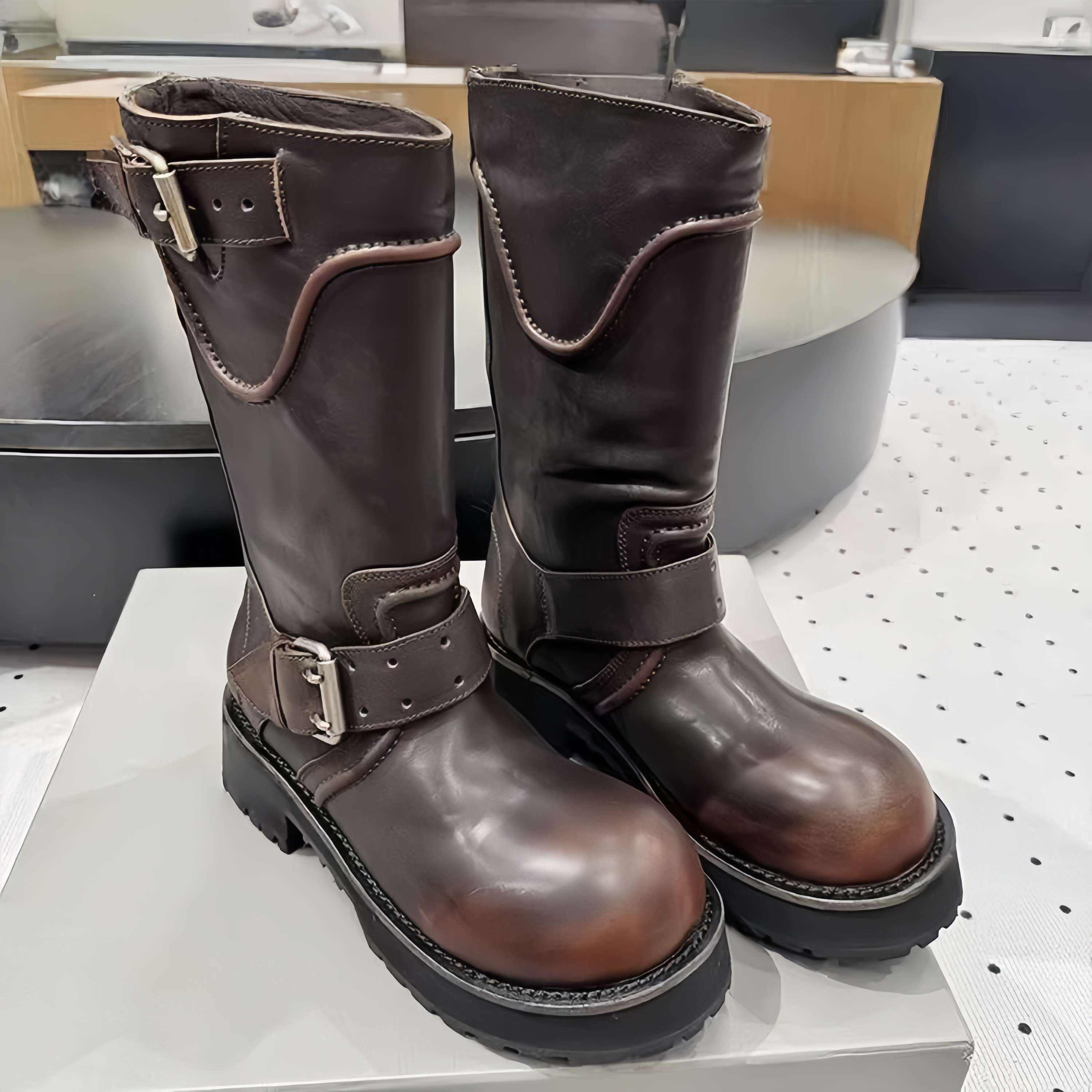 สีน้ำตาล