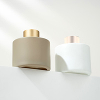 Vente en gros de flacons diffuseurs en verre rond transparent de 120 ml avec couvercles pour la fragrance d'intérieur et une utilisation décorative