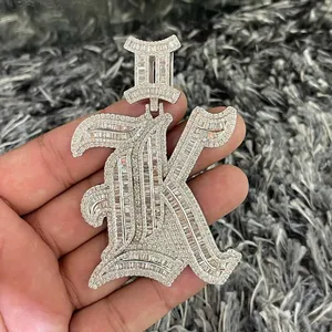 Pendentif en diamant rond vintage chrétien plaqué or en argent 925 de qualité supérieure avec diamants Moissanite, disponible à prix d'exportation - Product Image 2