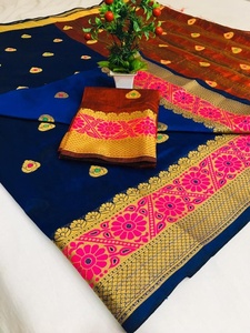 Sari de Seda Banarasi con Tejido Artístico Multicolor, Último Diseño, Talla Única, Venta al Por Mayor, Prenda de Lujo para Bodas - Product Image 3
