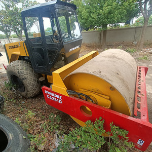 Rodillo Compactador de Neumáticos Usado Dynapac CA251D CA25 CA301 CA30 CC422 de 3 Toneladas, Motor Cummins, Tambor Único, 75KW de Alta Potencia de Excavación, Modelo 2018, 50kN - Product Image 2