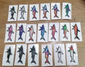 25 Pegatinas de Tiburón de Dibujos Animados Impermeables Más Vendidas, con Barnizado Brillante e Impresión UV para Decoración de Paredes - Pegatina Gertrude CP July - Product Image 3