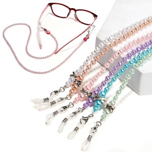 Chaîne de lunettes de soleil perlée élégante pour femme - Product Image 1