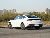 Nouveau BYD Qin L DM-i 2026, autonomie de 128 km en mode électrique, 2148 km d'autonomie totale, empattement de 2790 mm, Euro VI, conduite à gauche 	 Nouvelle berline hybride électrique chinoise