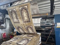 Vente en gros de tapis de prière 70x110cm 800g imprimé en relief Ramadan musulman Raschel polaire tapis