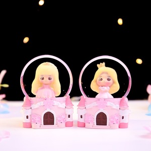 Pequeños regalos creativos: mini bola de cristal con diseño de castillo de princesa, lámpara de noche, regalo con forma de corazón para niñas, artículos decorativos de escritorio al por mayor - Product Image 2