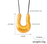 Collier pour femme en acier inoxydable en forme de fer à cheval irrégulier en U, nouveau design 2026, avec cordon en cuir tressé, élégant et charmant