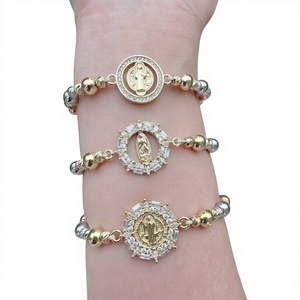 Pulsera de Cobre de Tres Tonos con Cuentas, Incrustaciones de Cristal, Amuleto Religioso de San Benito, Virgen María, Jesús, Joyería SHINE - Product Image 4