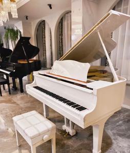 Pianoforte a coda con gambe Chippendale curva per decorazione HG 186W - Product Image 2