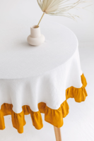 Nappe ronde en lin à imprimé floral moderne avec volants, durable pour les grands banquets et les mariages romantiques