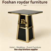 Table de cocktail carrée de luxe en acier inoxydable doré avec plateau en verre trempé noir, idéale pour les mariages, événements, bars hauts, banquets et locations.