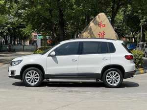 Volkswagen <span class=keywords><strong>Tiguan</strong></span> 300TSI automatique 2WD confort 2016 | VUS fiable et économe en carburant - Product Image 3