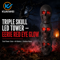 Décoration d'Halloween : Crâne Triple Empilé avec Yeux Rouges LED - Ornement en Résine Effrayant, Alimenté par Piles AA ou Énergie Solaire, Design Personnalisable pour
