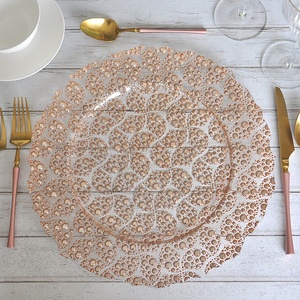 Assiette de présentation de luxe en <span class=keywords><strong>verre</strong></span> transparent gaufré de 13 pouces avec dentelle perlée dorée pour mariages, hôtels et événements - Product Image 4