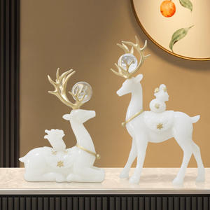 Figura Decorativa de Ciervo Personalizada de Arte Popular Artístico de Lujo, Esculpida en Resina Epoxi, Decoración para el Hogar, Regalo de Inauguración de Casa, Sala de Estar, TV - Product Image 3