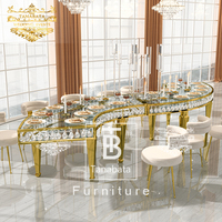 Table à manger en métal doré serpentin moderne et luxueuse pour les événements de mariage, la décoration de la maison et l'utilisation hôtelière