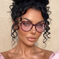 Kacamata Hitam Cat-eye Retro Gaya Amerika untuk Wanita Lensa Terpolarisasi UV380 Hiasan Paku Kecil Bergaya Instagram untuk Wanita