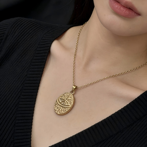 Collar de Acero Inoxidable Chapado en Oro de 18K con Colgante de Corazón de Circonita, Collar Impermeable y Resistente a la Decoloración, Moderno para Mujer - Product Image 4