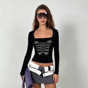 Top Corto Elástico Versátil Básico de Manga Larga con Cuello Cuadrado y Bordado de Lentejuelas Estilo Urbano para Chicas Atractivas - Product Image 1