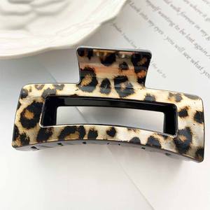 Pinza de Pelo Grande de Plástico con Estampado de Leopardo Marrón, Estilo Vintage Europeo Americano, para Otoño y Año Nuevo - Product Image 6