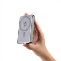 Anpassbares Logo Kabelloses Ladegerät Tragbare Powerbank PD 20W Schnellladung 10000mAh Magnetische Powerbanks