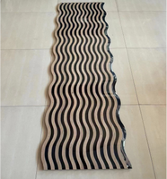 Panneaux acoustiques modernes flexibles en MDF et polyester Akupanel, à lattes ondulées pour plafond et mur, ignifuges et imperméables, pour studio et bureau.