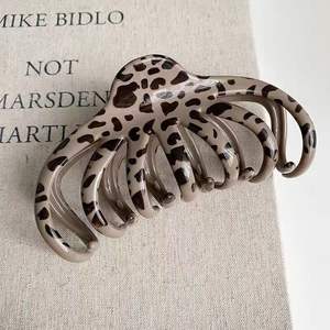 Pinza de Pelo Grande de Plástico con Diseño de Calabaza y Puntos Brillantes Estilo Coreano, Accesorio de Pelo Sencillo y Moderno, Regalo para Fiesta de Graduación - Product Image 5