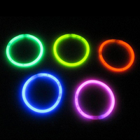 Colliers et bracelets de fête modernes en PE de 8 pouces qui brillent dans le noir avec connecteurs pour cadeaux et décorations de fête