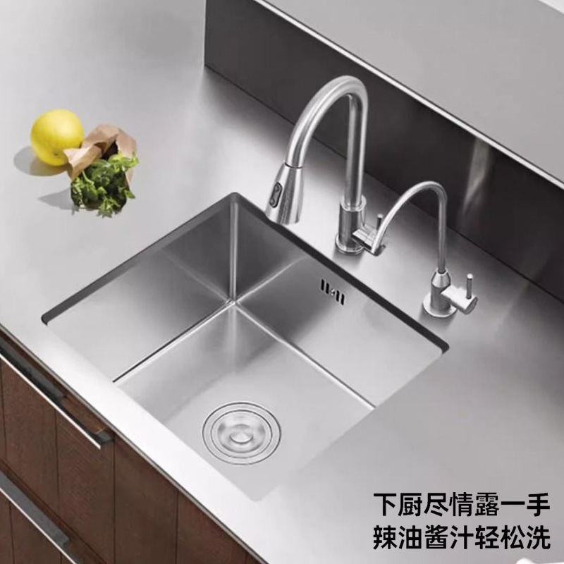 The default hair color for placing an order is brushed