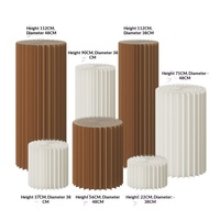 Présentoir d'îlot autoportant cylindrique en bois poli, pliable, multifonctionnel et pré-assemblé, idéal pour table de desserts de mariage