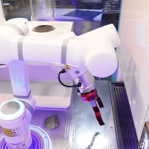 Máquina Expendedora de Café Comercial Inteligente con Brazo Robótico, Totalmente Automática, con Sistema Inteligente SDK, Pantalla Táctil de 16 Pulgadas y Control Remoto Inalámbrico - Product Image 4