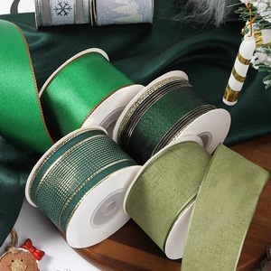 Pita Satin Merah Motif Tartan Berpinggir Emas 63mm Grosir, Pita Kemasan Kado Berkualitas Tinggi, Pita Emas Natal - Product Image 3