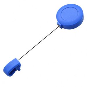 Porte-badge rétractable pratique et élégant avec mécanisme de défilement fluide pour badges et épingles - Product Image 3