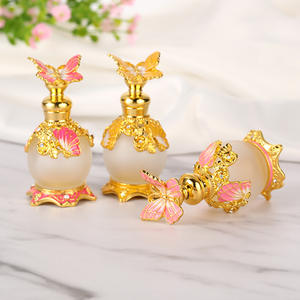 Botellas de Vidrio para Perfume de Aceites Esenciales Antiguas de Dubái con Estampado en Caliente, Diseño Plano Vintage de Mariposa Tuina y Tapa de Corona - Product Image 3