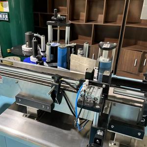 Máquina de Rotulagem de Garrafas com Data Adequada para Rotulagem de Garrafas Personalizada - Product Image 4