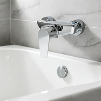 Robinet de douche au design moderne avec fonctions eau froide et chaude, corps en alliage de zinc, noyau en céramique, adapté aux salles de bain d'hôtels et d'appartements
