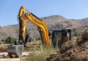 Miniexcavadora LiuGong 9051F de Alto Rendimiento 2026, Excavadora de Orugas de 5 Toneladas con Motor Yanmar para Obras Municipales y Construcción de Carreteras - Product Image 2