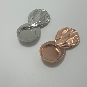 Étui rotatif magnétique en alliage de zinc de forme inhabituelle pour baume solide, parfum solide, blush - Product Image 5