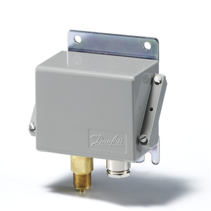 Interruptor de Presión Danfoss KPS43 060-312066 SPDT, Motor Radial de Alta Velocidad, Tipo de Cuchilla 1A - Product Image 1