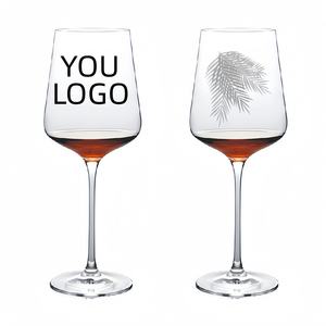 Nouveau <span class=keywords><strong>verre</strong></span> <span class=keywords><strong>à</strong></span> vin en <span class=keywords><strong>verre</strong></span> <span class=keywords><strong>à</strong></span> <span class=keywords><strong>pied</strong></span> haut de style européen, tasse en <span class=keywords><strong>verre</strong></span> haut de gamme de restaurant d'hôtel, <span class=keywords><strong>verre</strong></span> <span class=keywords><strong>à</strong></span> vin logo personnalisable - Product Image 1