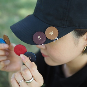 New Japanese and Korean style <b>golf</b> berth markers, fashionable and versatile, leather, metal, magnetic cap clips, hat badges. - Product Image 1